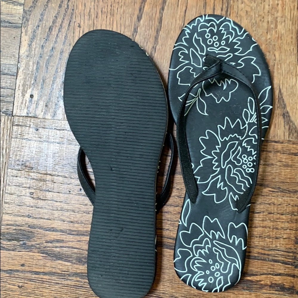 Sandals - Picture 2 of 4